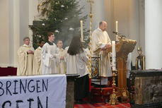 Aussendung der Sternsinger im Hohen Dom zu Fulda (Foto: Karl-Franz Thiede)